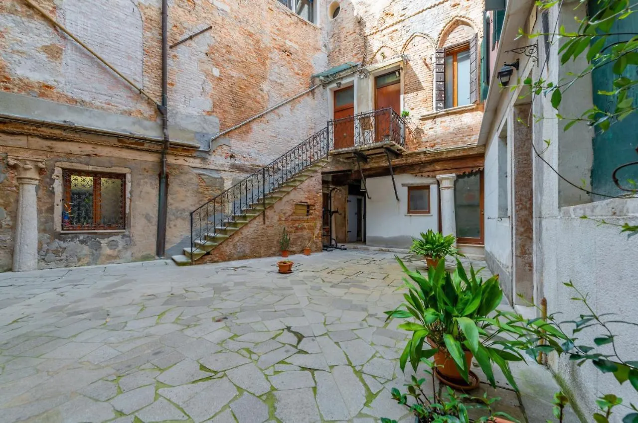 Cannaregio Romantic View Apartment Venice