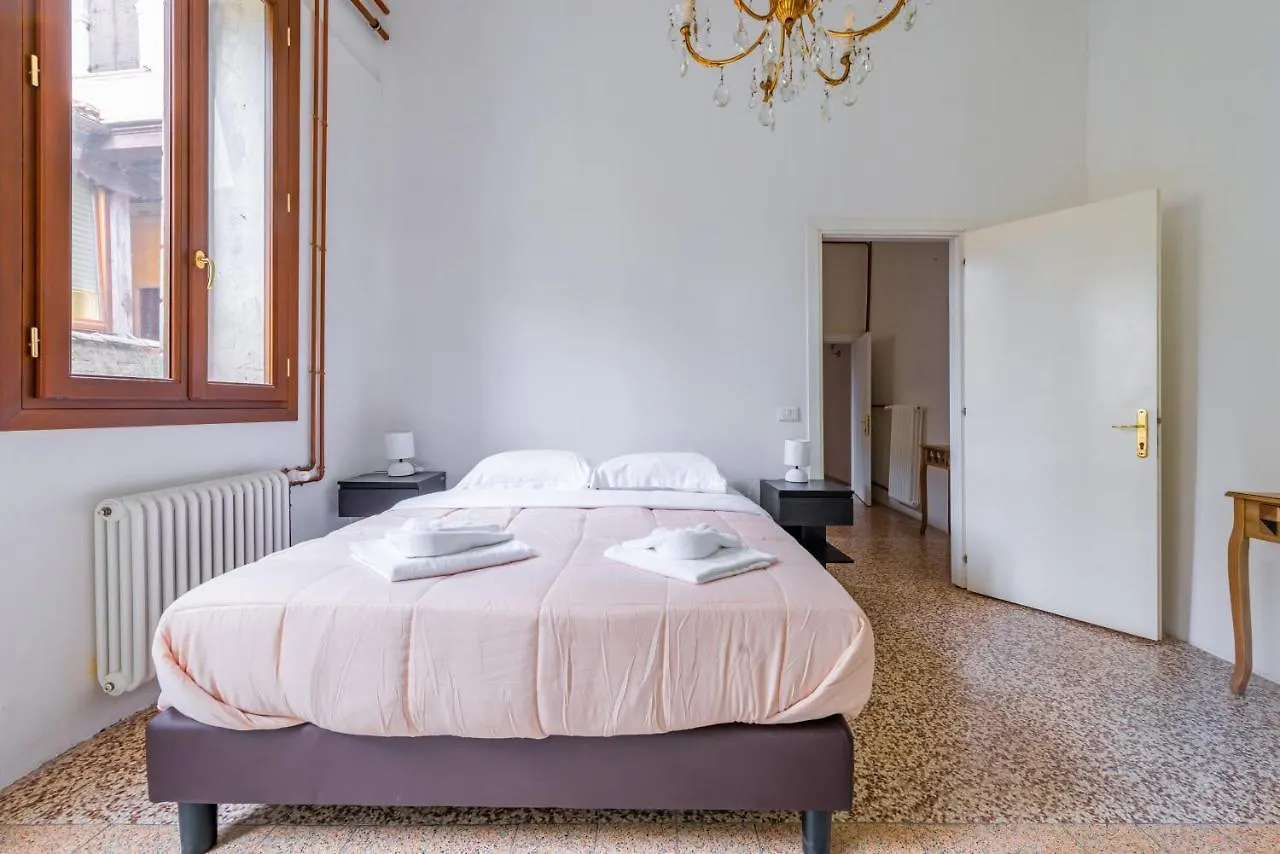 Cannaregio Romantic View Apartment Venice