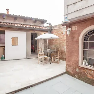 Apartment Ca' De La Gondola, Murano, Venice