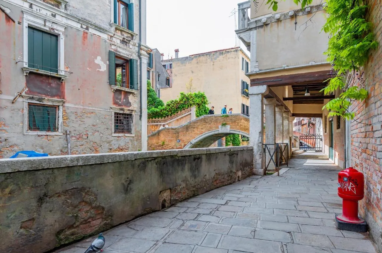 Cannaregio Romantic View Apartment Benátky